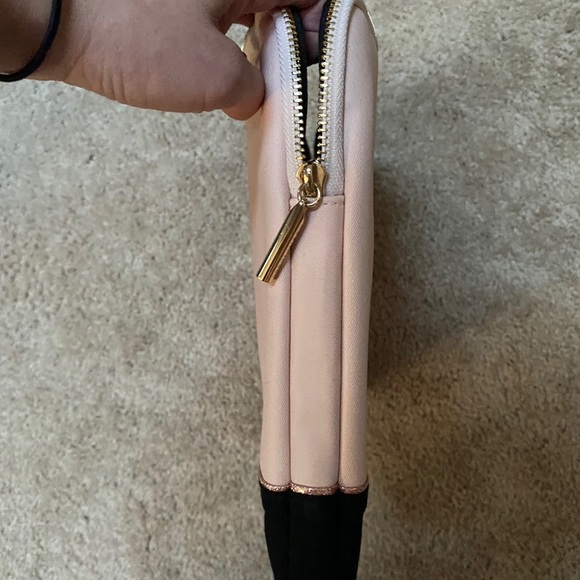 Comfyable Laptop Case - Picture 4 of 4